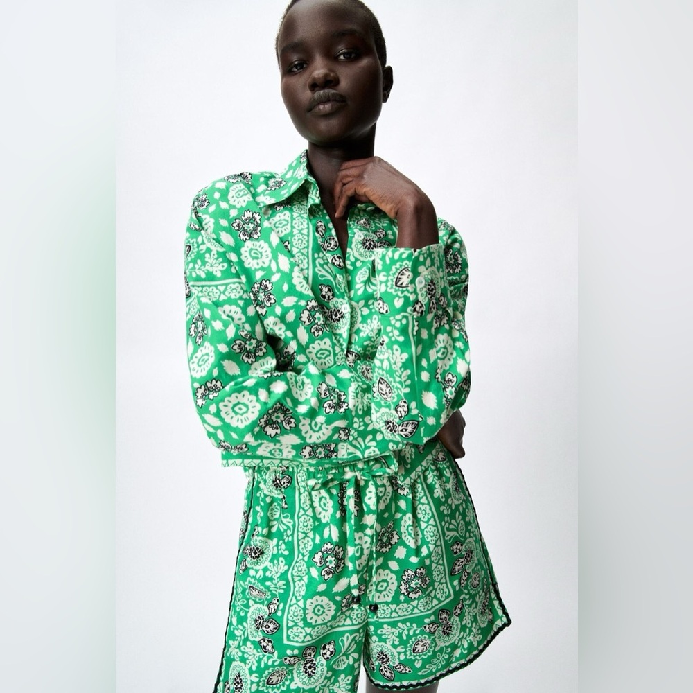 ZARA Set Green & White Bandana Print Cotton Set Top XL Shorts L  (item #A12) - Picture 4 of 15